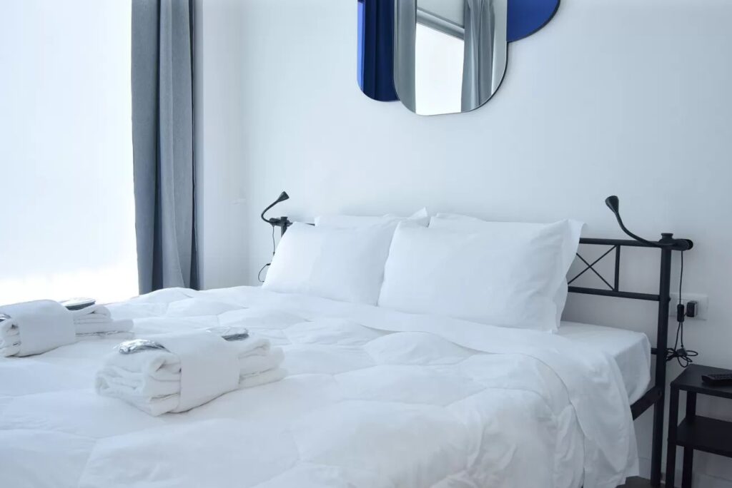 Room Blue 02