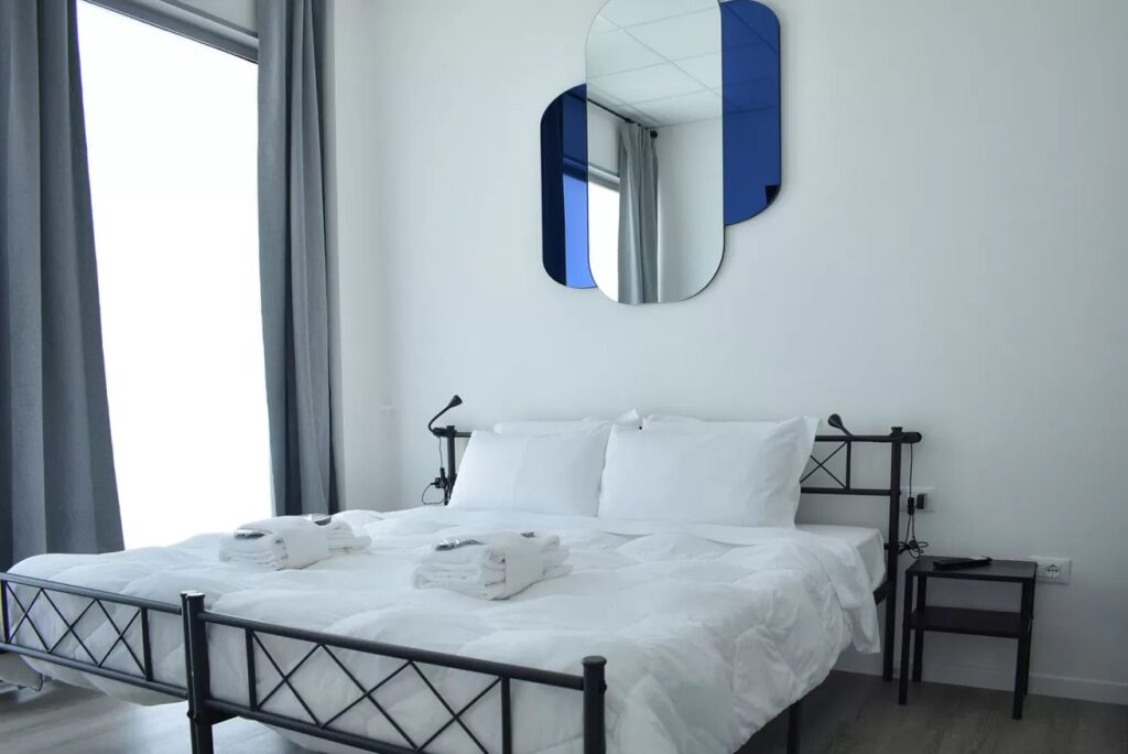 Room Blue 03