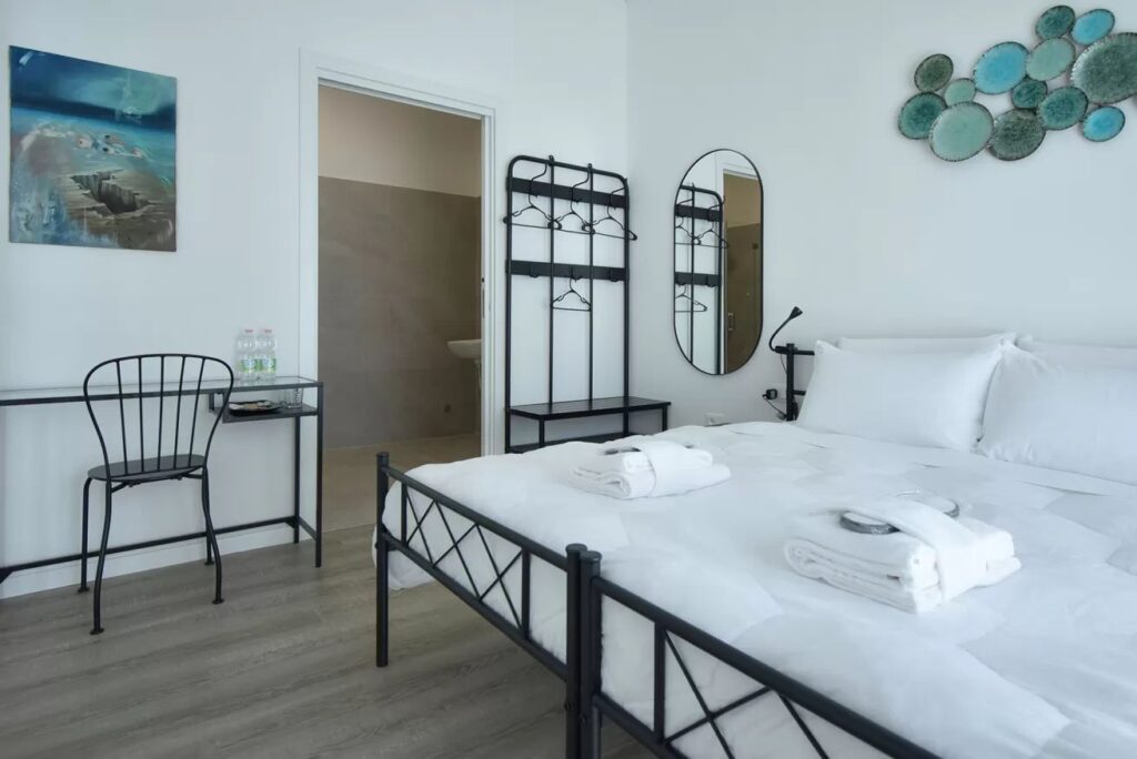 Room Green 06
