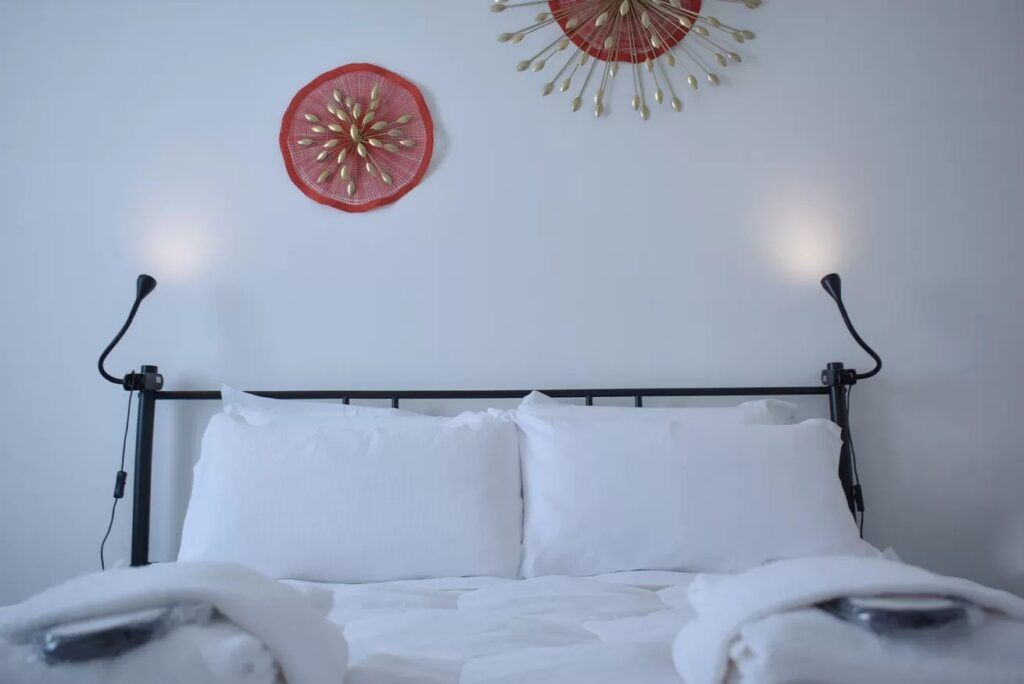 Room Red 02