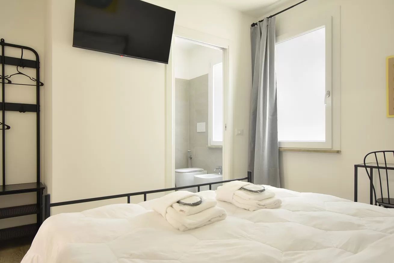 Room Yellow